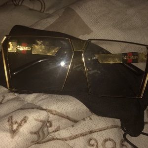 Great glasses for looks!!!